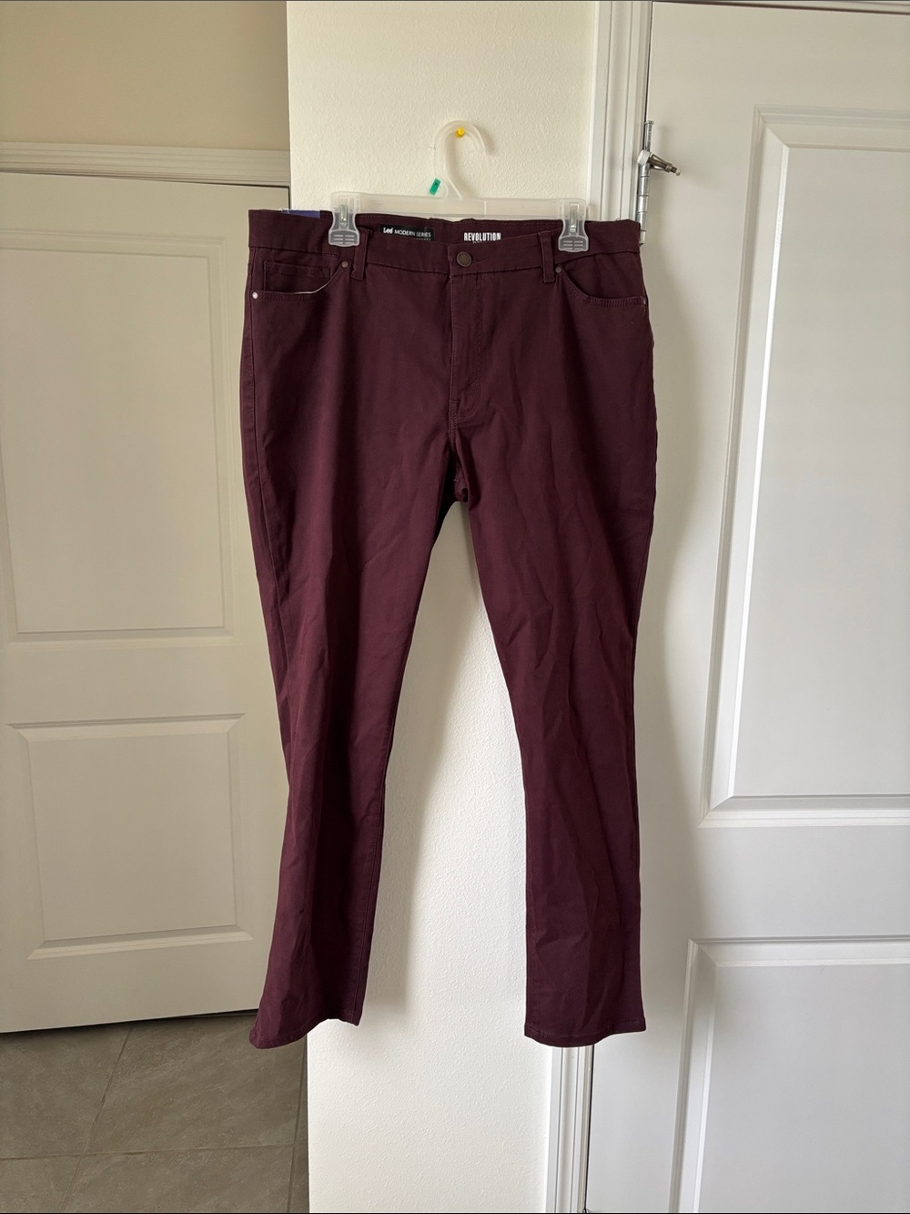 Lee Skinny Pants in Eggplant